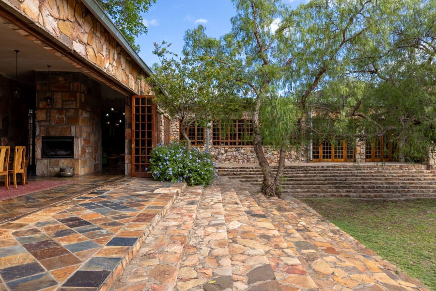 5 Bedroom Property for Sale in Uitenhage Rural Eastern Cape